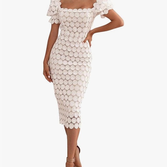 Elegant White Lace Midi Dress - Picture 1 of 4